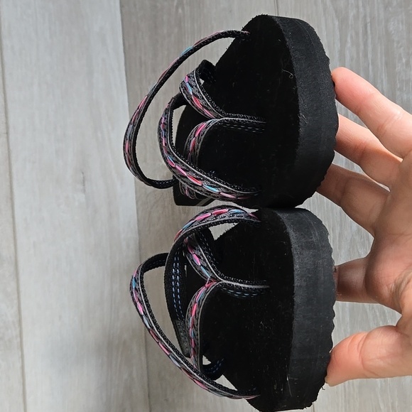 Teva Women's Black and Pink Sandals Slide Shoes Sz 9 Shoes - Picture 4 of 10
